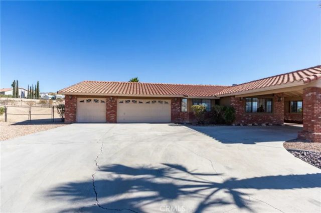 16385 Kamana Court, Apple Valley, CA 92307