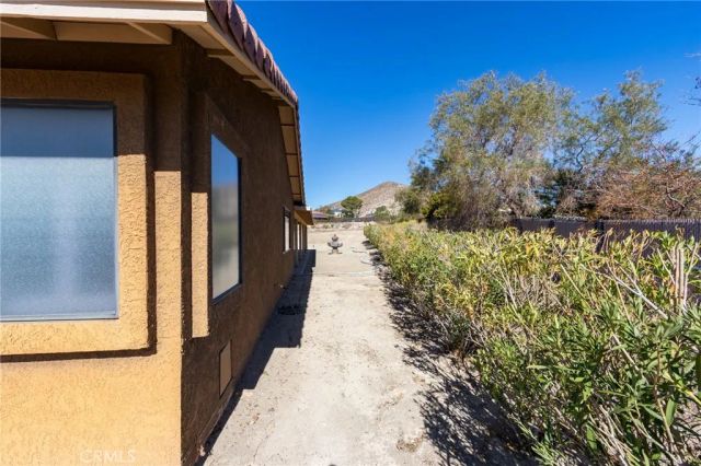 16385 Kamana Court, Apple Valley, CA 92307