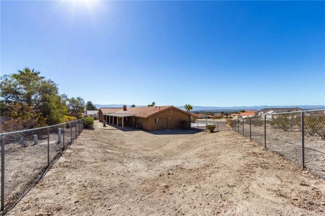 16385 Kamana Court, Apple Valley, CA 92307