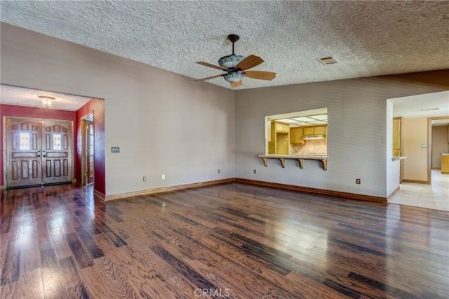 16385 Kamana Court, Apple Valley, CA 92307