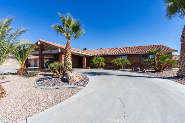 16385 Kamana Court, Apple Valley, CA 92307