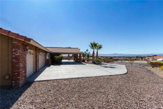 16385 Kamana Court, Apple Valley, CA 92307
