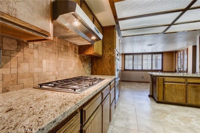 16385 Kamana Court, Apple Valley, CA 92307