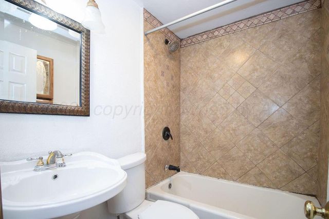 506 Olive Avenue, Dalhart, TX 79022