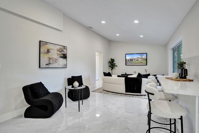 2881 NW 98th Way, Coral Springs, FL 33065