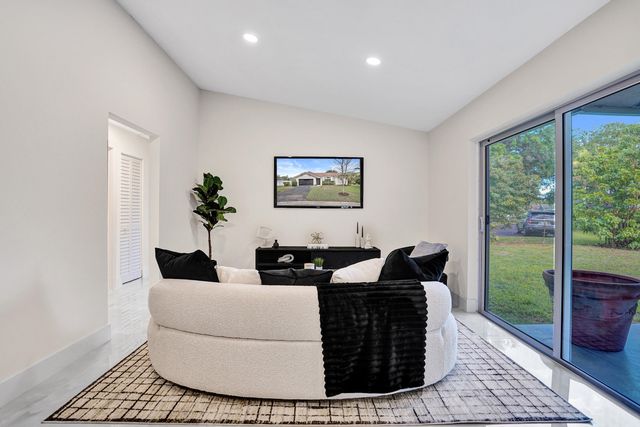 2881 NW 98th Way, Coral Springs, FL 33065