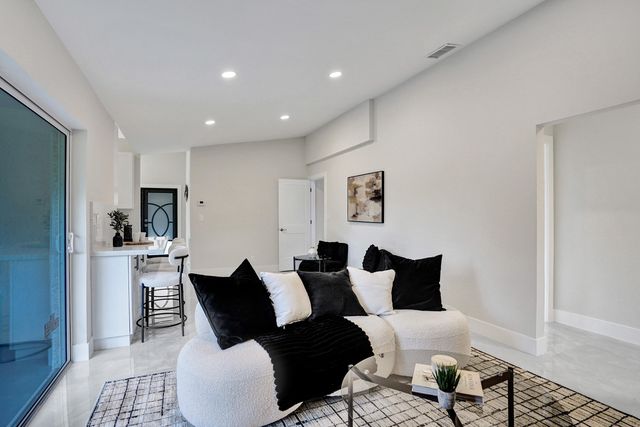 2881 NW 98th Way, Coral Springs, FL 33065