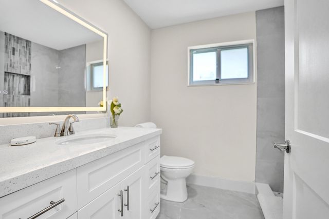 2881 NW 98th Way, Coral Springs, FL 33065