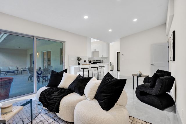 2881 NW 98th Way, Coral Springs, FL 33065