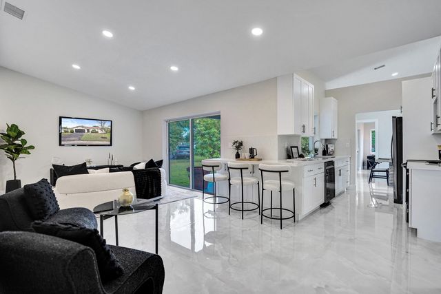 2881 NW 98th Way, Coral Springs, FL 33065