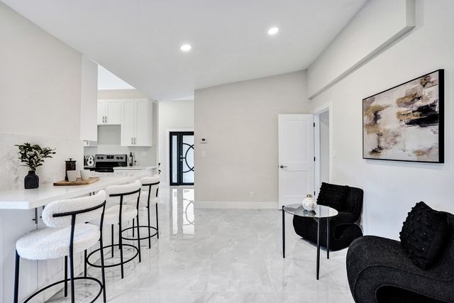 2881 NW 98th Way, Coral Springs, FL 33065