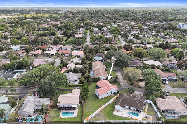 2881 NW 98th Way, Coral Springs, FL 33065