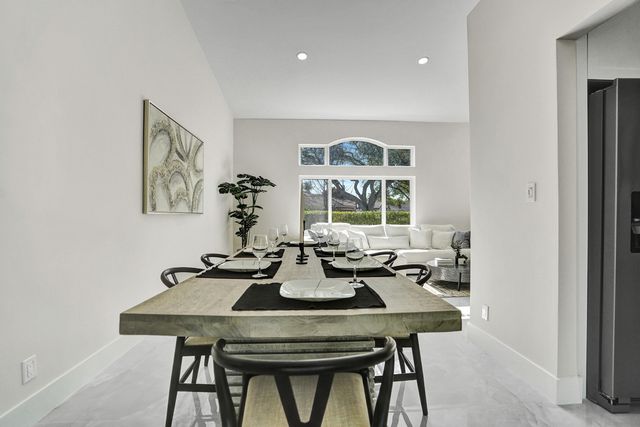 2881 NW 98th Way, Coral Springs, FL 33065