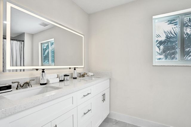 2881 NW 98th Way, Coral Springs, FL 33065