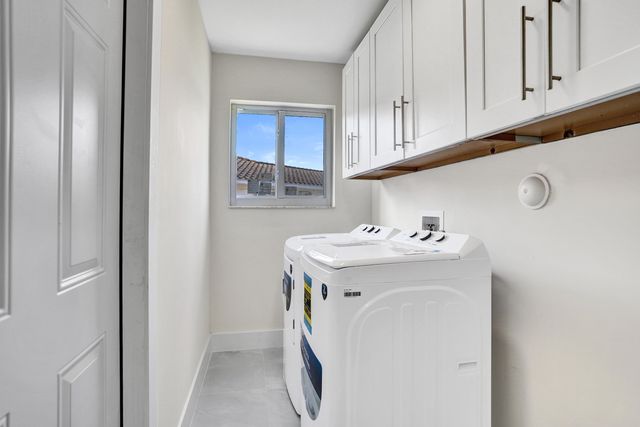 2881 NW 98th Way, Coral Springs, FL 33065