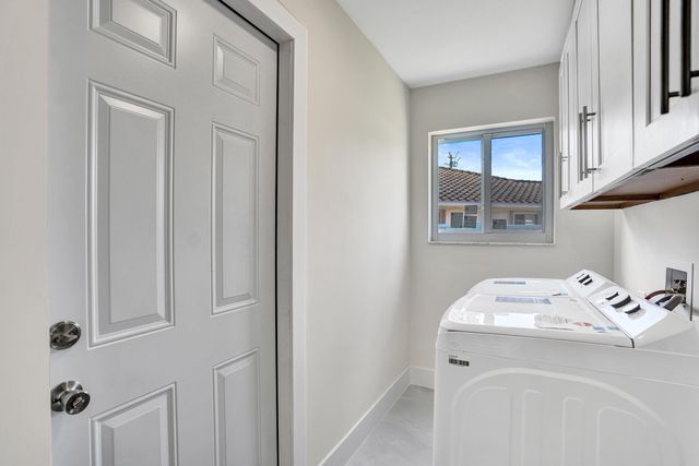 2881 NW 98th Way, Coral Springs, FL 33065