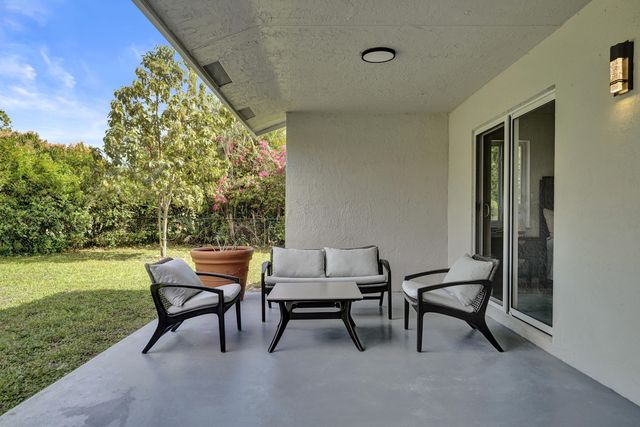 2881 NW 98th Way, Coral Springs, FL 33065