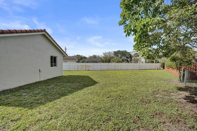 2881 NW 98th Way, Coral Springs, FL 33065