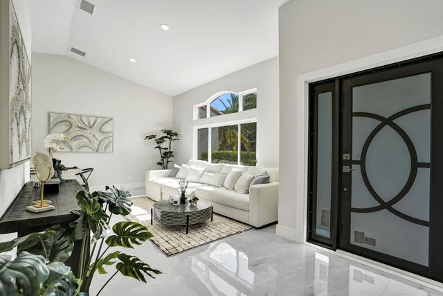 2881 NW 98th Way, Coral Springs, FL 33065