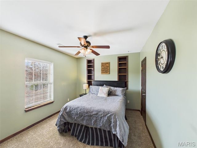 109 Ash Court, St Robert, MO 65584