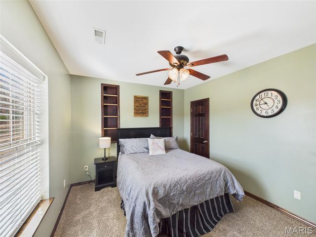 109 Ash Court, St Robert, MO 65584