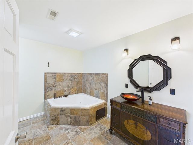 109 Ash Court, St Robert, MO 65584