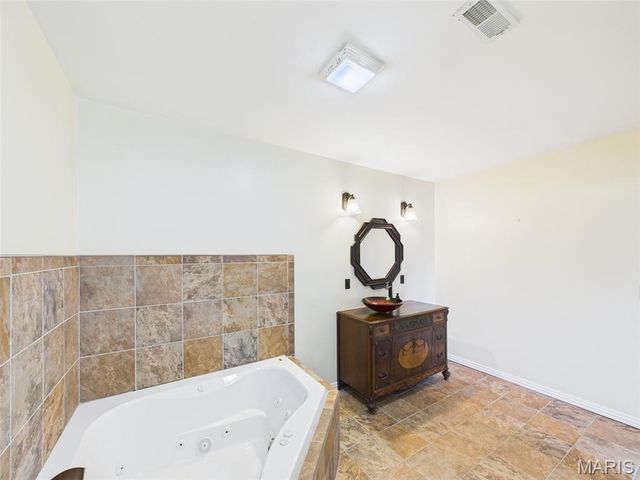 109 Ash Court, St Robert, MO 65584