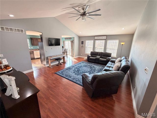 109 Ash Court, St Robert, MO 65584