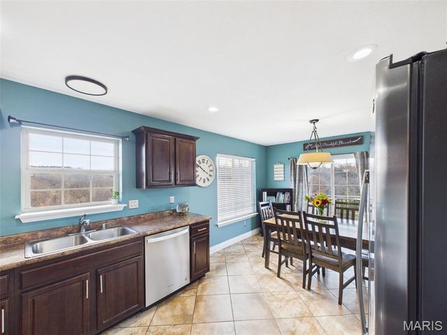 109 Ash Court, St Robert, MO 65584