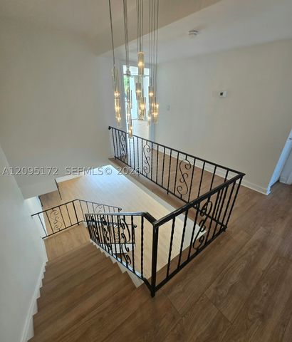 926 NE 27th Ave 926, Hallandale Beach, FL 33009