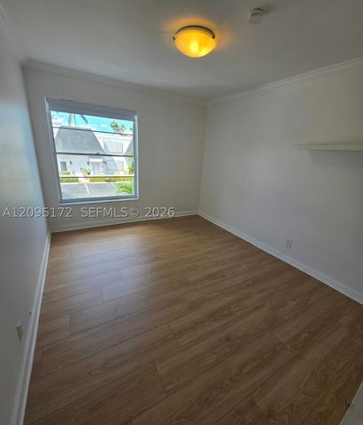 926 NE 27th Ave 926, Hallandale Beach, FL 33009