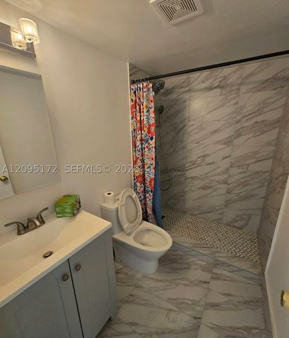 926 NE 27th Ave 926, Hallandale Beach, FL 33009