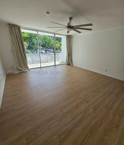 926 NE 27th Ave 926, Hallandale Beach, FL 33009