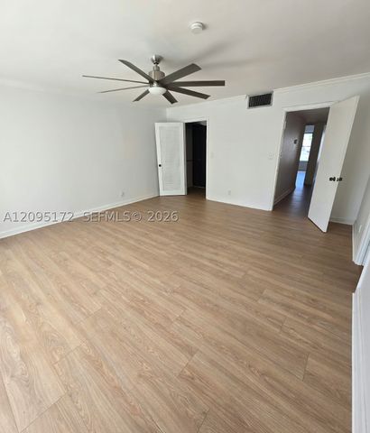 926 NE 27th Ave 926, Hallandale Beach, FL 33009