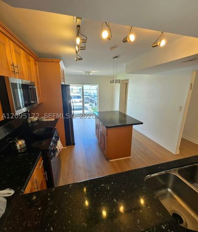 926 NE 27th Ave 926, Hallandale Beach, FL 33009