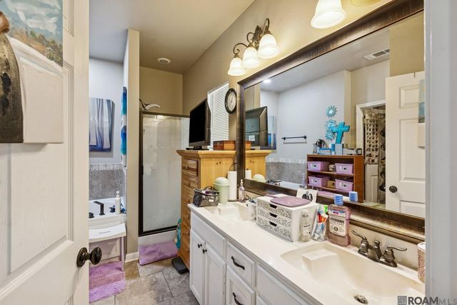 40300 Creek Bend Dr, Gonzales, LA 70737