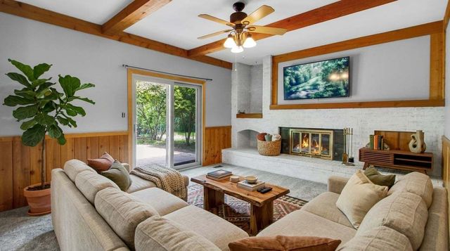 940 French Drive, Mundelein, IL 60060