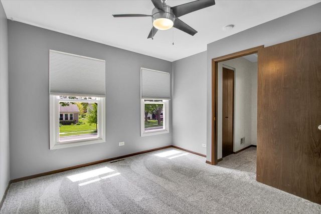 940 French Drive, Mundelein, IL 60060