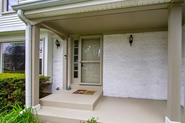 940 French Drive, Mundelein, IL 60060