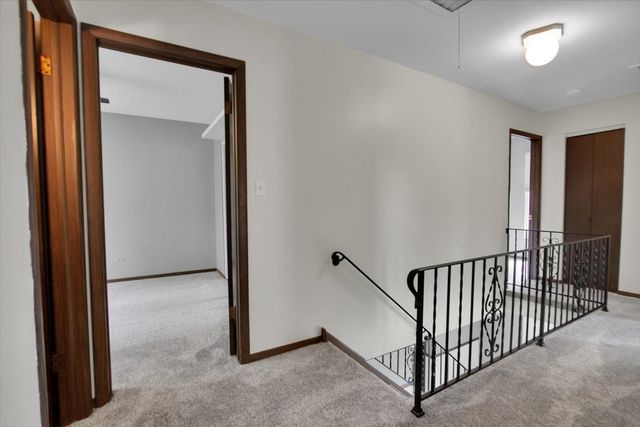 940 French Drive, Mundelein, IL 60060