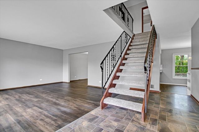 940 French Drive, Mundelein, IL 60060