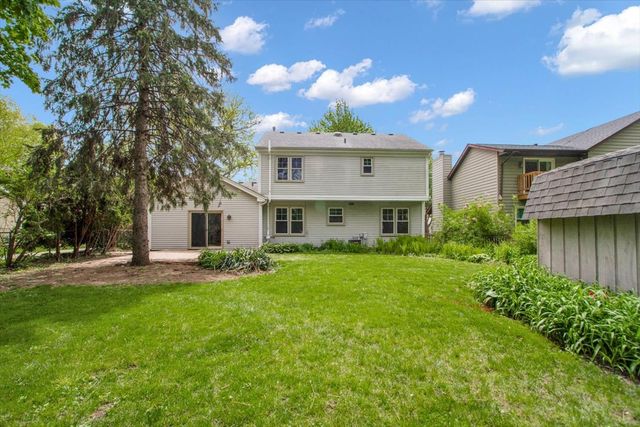 940 French Drive, Mundelein, IL 60060