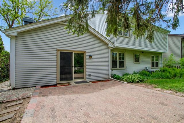 940 French Drive, Mundelein, IL 60060
