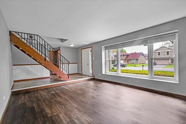 940 French Drive, Mundelein, IL 60060