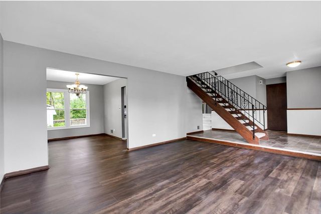 940 French Drive, Mundelein, IL 60060