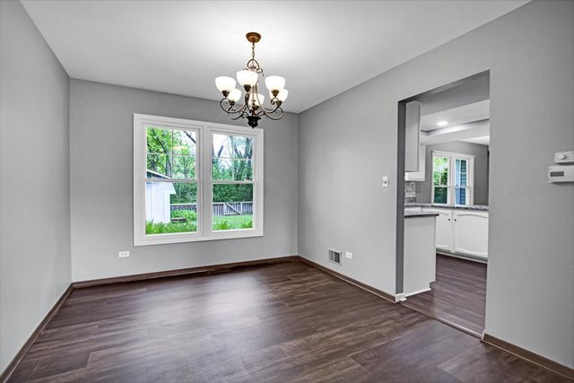 940 French Drive, Mundelein, IL 60060