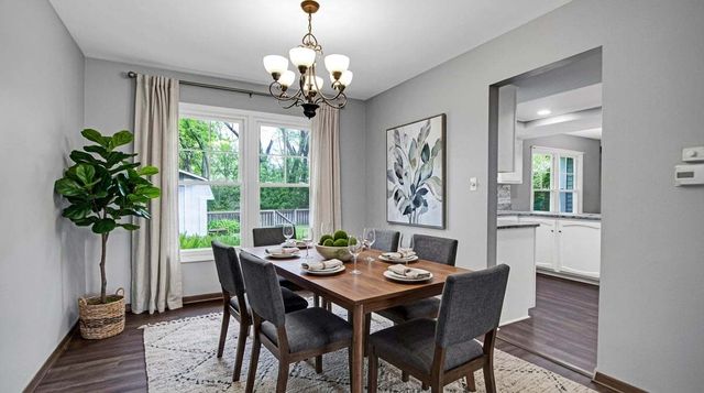 940 French Drive, Mundelein, IL 60060
