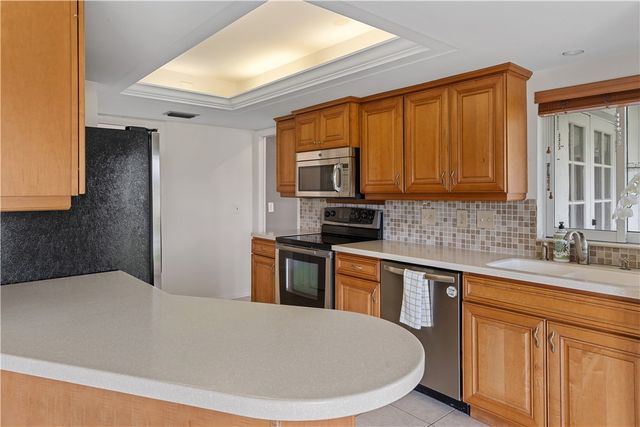 8 Forest Park Drive, Vero Beach, FL 32962