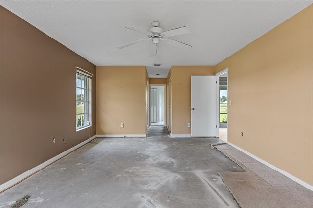 8 Forest Park Drive, Vero Beach, FL 32962