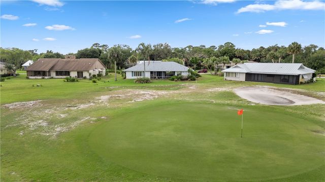 8 Forest Park Drive, Vero Beach, FL 32962